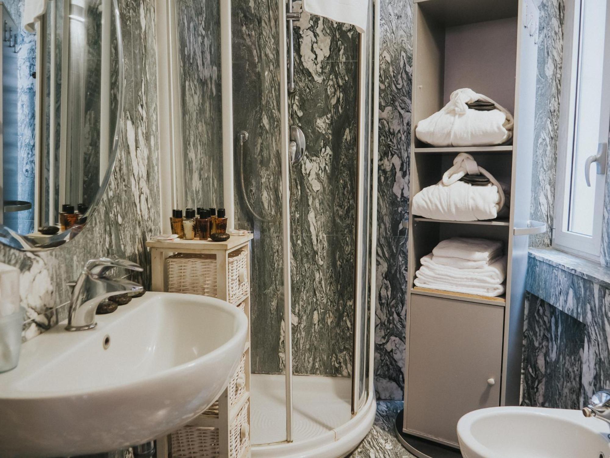 Prestige Boutique Homes - San Babila Milan Bagian luar foto